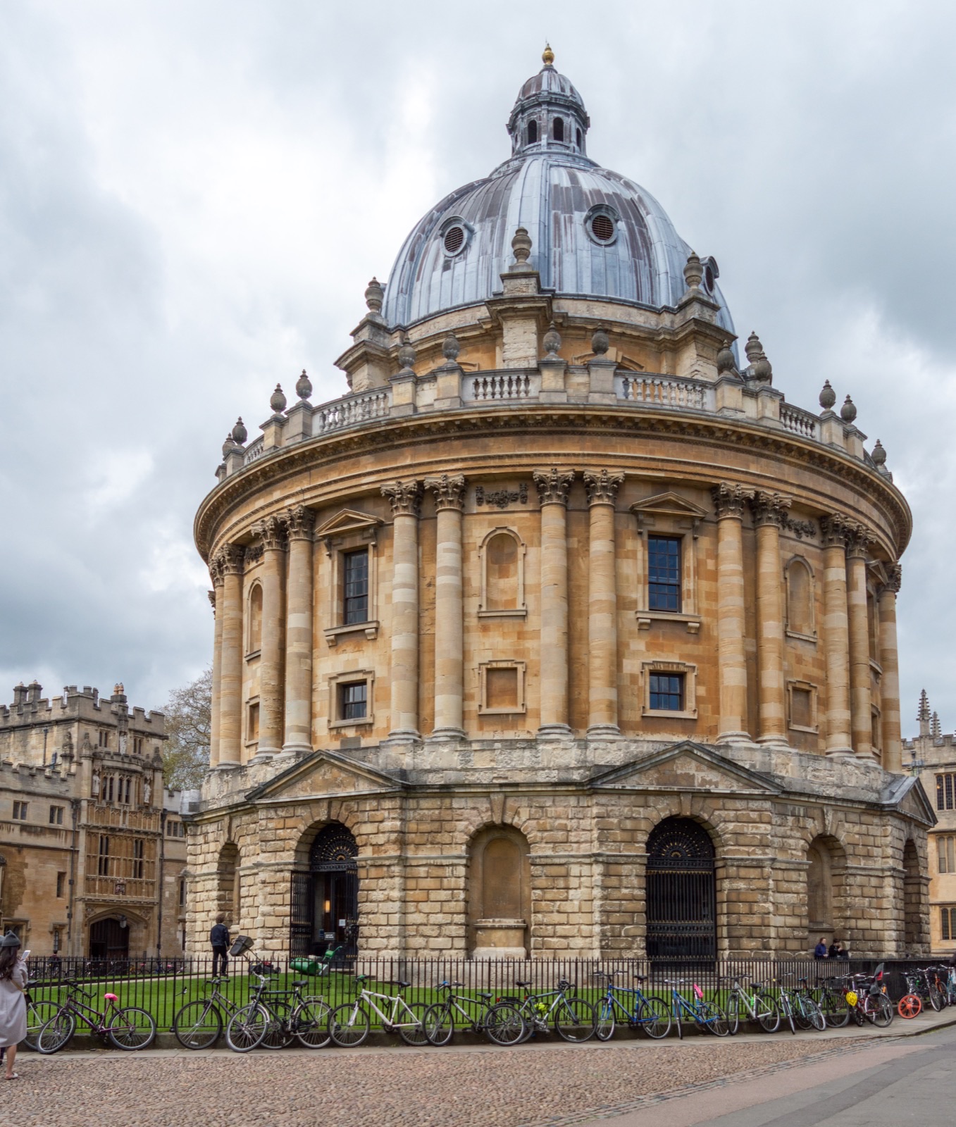 Radcliffe Camera and Brasenose College in central Oxford